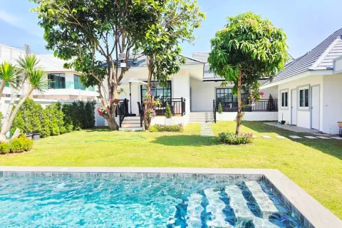 Casa de 5 dormitorios en Pattaya, Tailandia № 211279 - foto 21