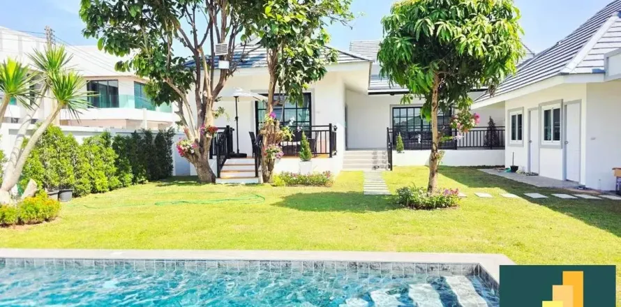 Casa de 5 dormitorios en Pattaya, Tailandia № 211279