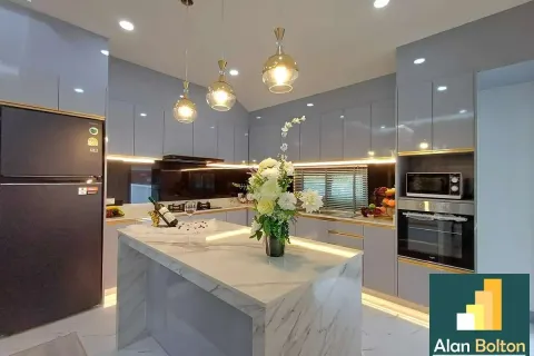 Casa de 5 dormitorios en Pattaya, Tailandia № 211279 - foto 9
