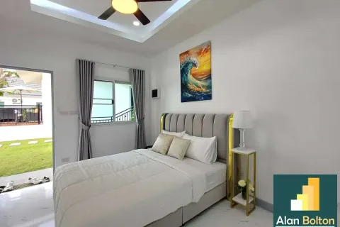 Casa de 5 dormitorios en Pattaya, Tailandia № 211279 - foto 19