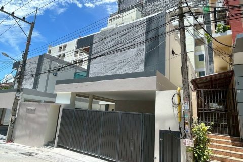 Дом в Паттайе, Таиланд с 4 спальнями  № 139236