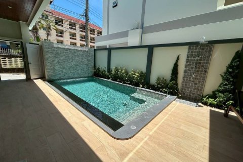 House in Pattaya, Thailand 4 bedrooms № 139236 - photo 4