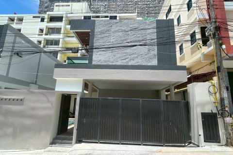 House in Pattaya, Thailand 4 bedrooms № 139236 - photo 3