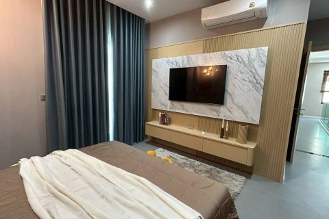House in Pattaya, Thailand 4 bedrooms № 139236 - photo 8