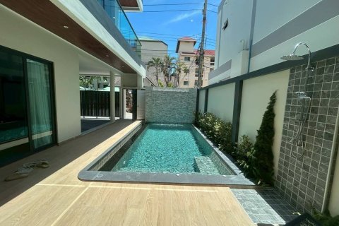House in Pattaya, Thailand 4 bedrooms № 139236 - photo 18