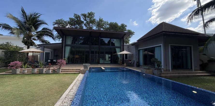 Villa in Phuket, Thailand 3 bedrooms № 167242