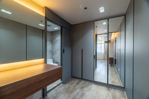 Condo in Bang Rak, Bangkok, Thailand, 2 bedrooms  № 135476 - photo 19