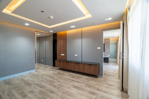 Condo in Bang Rak, Bangkok, Thailand, 2 bedrooms  № 135476 - photo 13