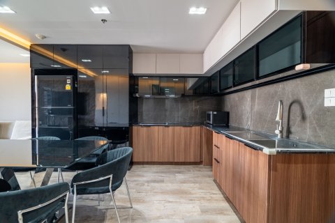 Condo in Bang Rak, Bangkok, Thailand, 2 bedrooms  № 135476 - photo 12