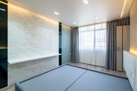 Condo in Bang Rak, Bangkok, Thailand, 2 bedrooms  № 135476 - photo 16