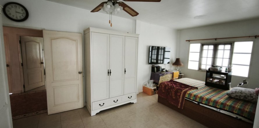 Maison à Bangkok, Thaïlande 6 chambres № 154771