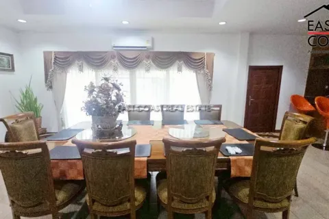 Casa de 5 dormitorios en Pattaya, Tailandia № 212553 - foto 6