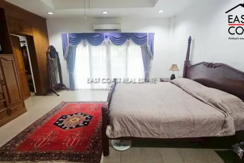 Casa de 5 dormitorios en Pattaya, Tailandia № 212553 - foto 11