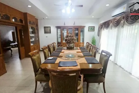 Casa de 5 dormitorios en Pattaya, Tailandia № 212553 - foto 5