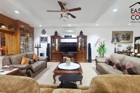 Casa de 5 dormitorios en Pattaya, Tailandia № 212553 - foto 13