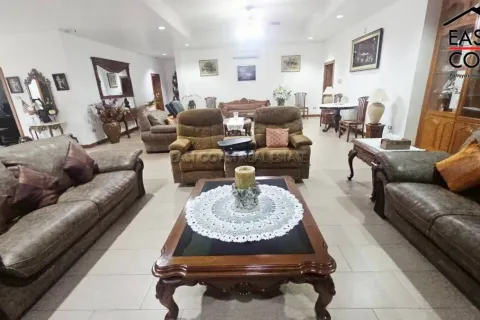 Casa de 5 dormitorios en Pattaya, Tailandia № 212553 - foto 27