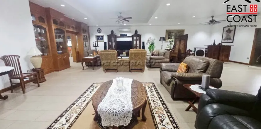 Casa de 5 dormitorios en Pattaya, Tailandia № 212553