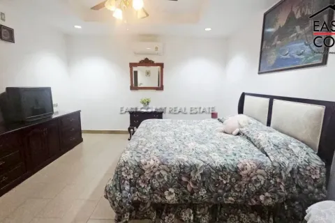 Casa de 5 dormitorios en Pattaya, Tailandia № 212553 - foto 23