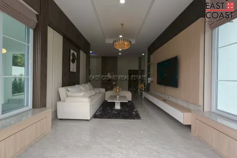 Casa de 3 dormitorios en Pattaya, Tailandia № 212552 - foto 12