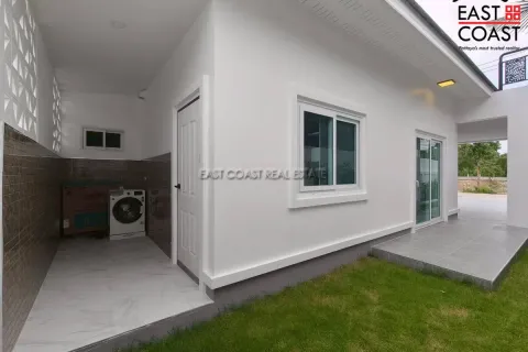 Casa de 3 dormitorios en Pattaya, Tailandia № 212552 - foto 11
