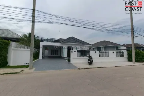 House in Pattaya, Thailand 3 bedrooms № 212552