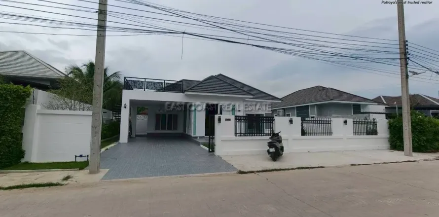 Casa de 3 dormitorios en Pattaya, Tailandia № 212552