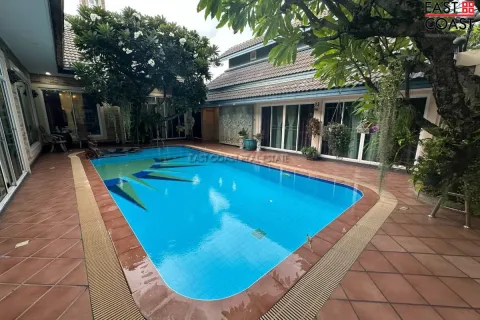 Casa de 3 dormitorios en Jomtien Beach, Pattaya, Tailandia № 212555 - foto 10
