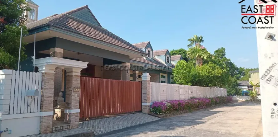 Casa de 3 dormitorios en Jomtien Beach, Pattaya, Tailandia № 212555