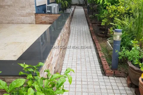 Casa de 3 dormitorios en Jomtien Beach, Pattaya, Tailandia № 212555 - foto 5