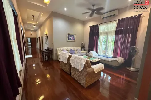 Casa de 3 dormitorios en Jomtien Beach, Pattaya, Tailandia № 212555 - foto 6