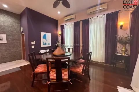 Casa de 3 dormitorios en Jomtien Beach, Pattaya, Tailandia № 212555 - foto 7