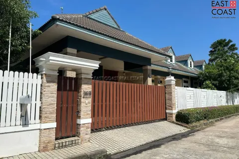 Casa de 3 dormitorios en Jomtien Beach, Pattaya, Tailandia № 212555 - foto 2