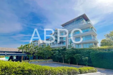 Condo in Pattaya, Thailand, 2 bedrooms  № 211879