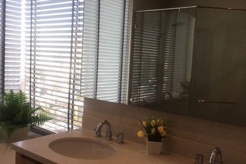 Кондоминиум с 2 спальнями в Клонг Тоэй, Бангкок, Таиланд № 172112 - фото 9