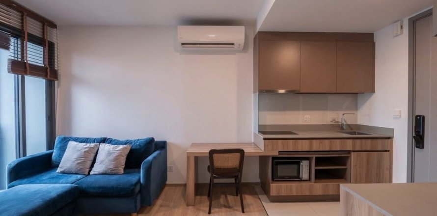 Studio in the Condo in Watthana, Bangkok, Thailand  № 172113