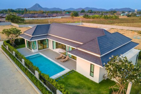 Villa in Pran Buri, Thailand 3 bedrooms № 170209