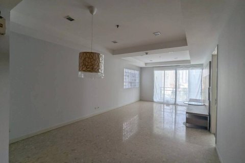 Condo in Khlong Toei, Bangkok, Thailand, 2 bedrooms  № 158496 - photo 2