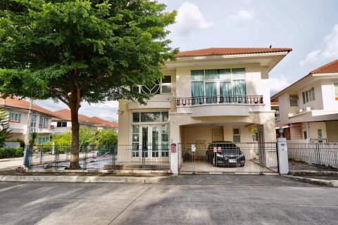 Дом в Бангкоке, Таиланд с 3 спальнями  № 158494