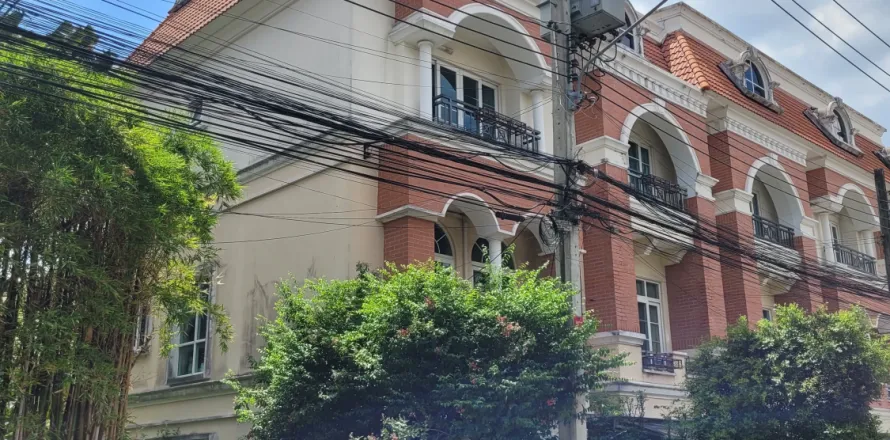 Townhouse à Bang Kapi, Bangkok, Thaïlande 3 chambres № 169316