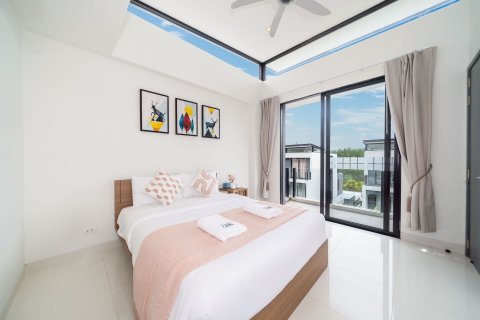 Villa in Phuket, Thailand 5 bedrooms № 151651 - photo 23