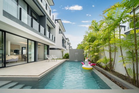 Villa in Phuket, Thailand 5 bedrooms № 151651 - photo 2