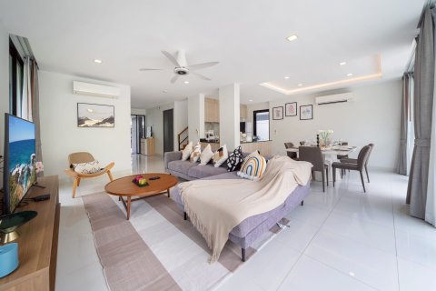 Villa in Phuket, Thailand 5 bedrooms № 151651 - photo 7