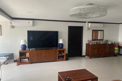 Кондоминиум с 3 спальнями в Суан Луанге, Бангкок, Таиланд № 151653 - фото 25