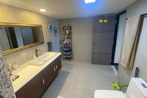 Кондоминиум с 3 спальнями в Суан Луанге, Бангкок, Таиланд № 151653 - фото 3