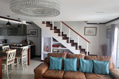 Кондоминиум с 3 спальнями в Суан Луанге, Бангкок, Таиланд № 151653 - фото 24