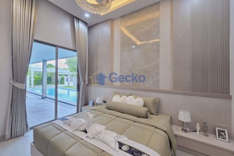 House in Pattaya, Thailand 3 bedrooms № 195812 - photo 23