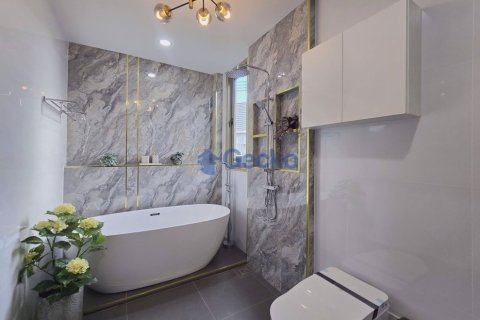 House in Pattaya, Thailand 3 bedrooms № 195812 - photo 17
