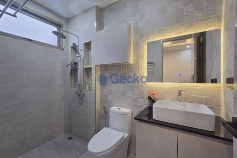 House in Pattaya, Thailand 3 bedrooms № 195812 - photo 18