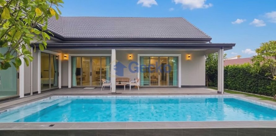 House in Pattaya, Thailand 3 bedrooms № 195812