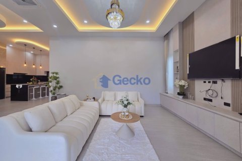 House in Pattaya, Thailand 3 bedrooms № 195812 - photo 4